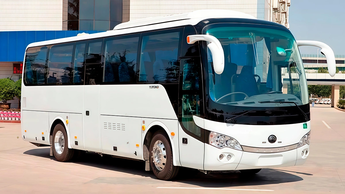 Yutong 6938 bus rental